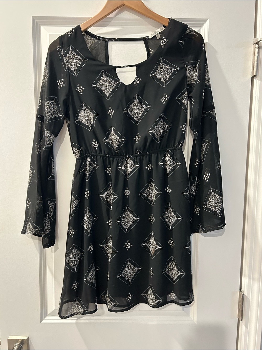Charlotte Russe Black Long-Sleeve Printed Dress